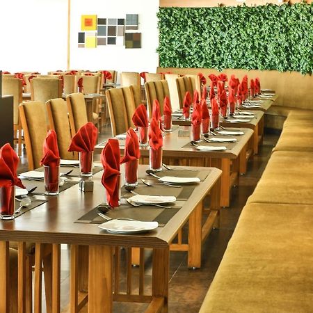 Fabhotel Flora Vastral 阿穆达巴 外观 照片