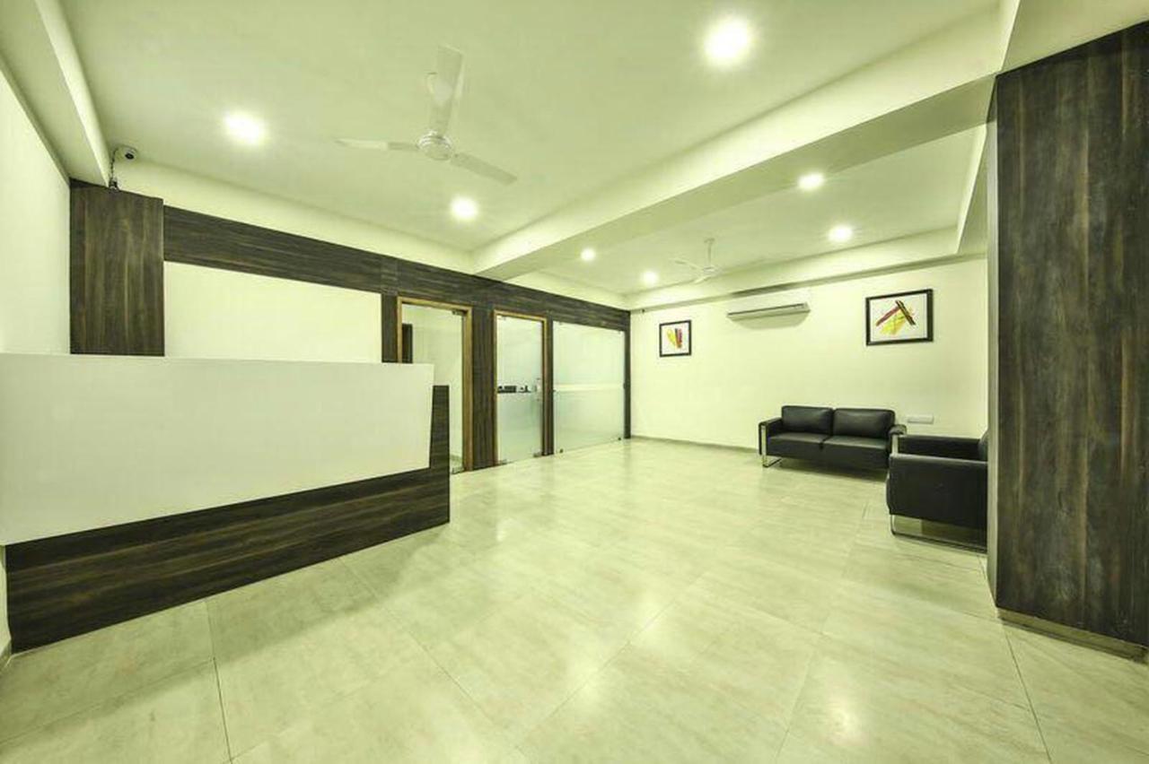 Fabhotel Flora Vastral 阿穆达巴 外观 照片