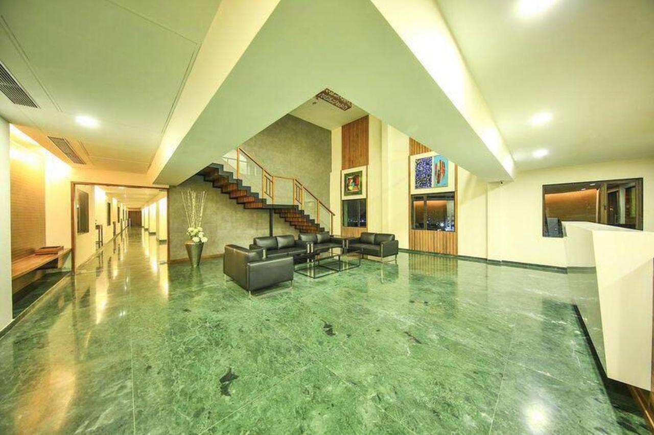 Fabhotel Flora Vastral 阿穆达巴 外观 照片