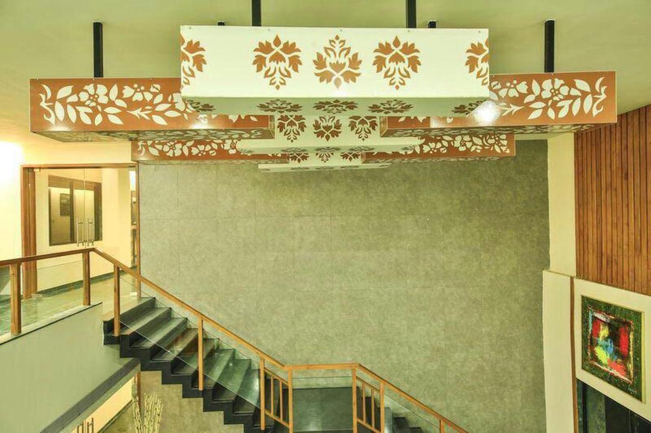Fabhotel Flora Vastral 阿穆达巴 外观 照片
