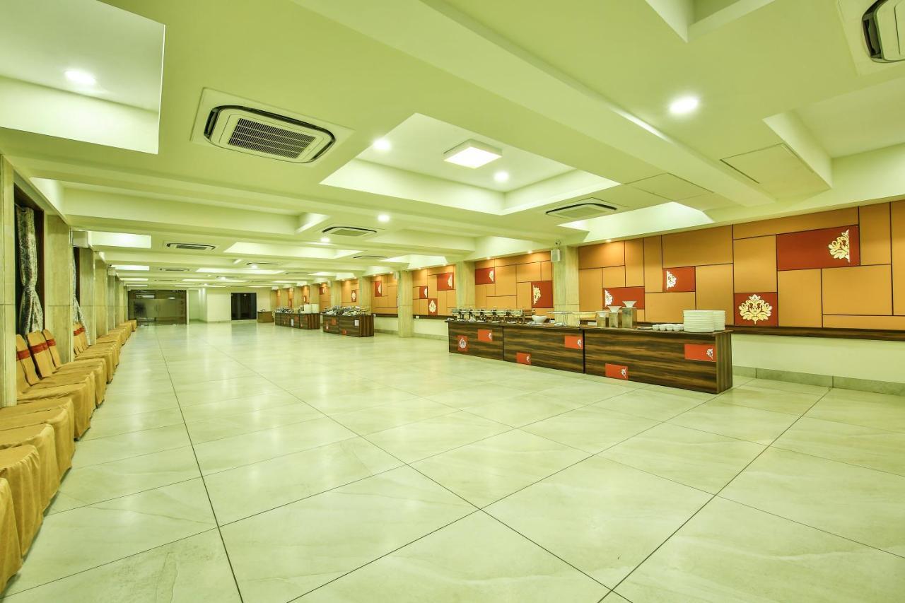 Fabhotel Flora Vastral 阿穆达巴 外观 照片