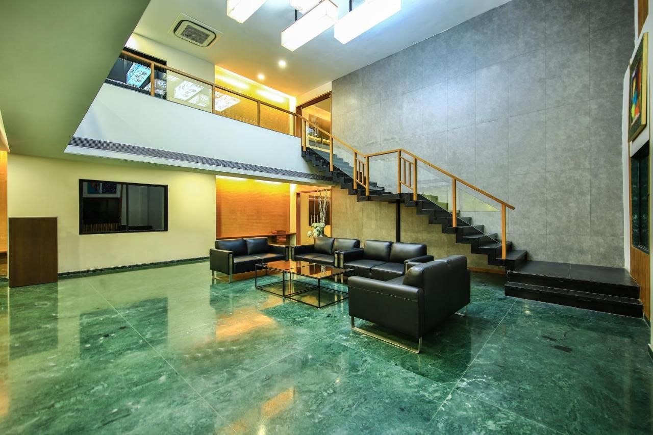 Fabhotel Flora Vastral 阿穆达巴 外观 照片