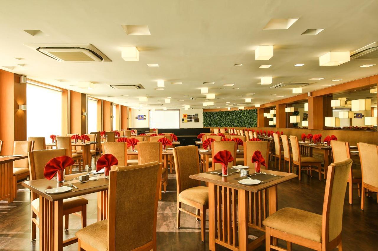 Fabhotel Flora Vastral 阿穆达巴 外观 照片