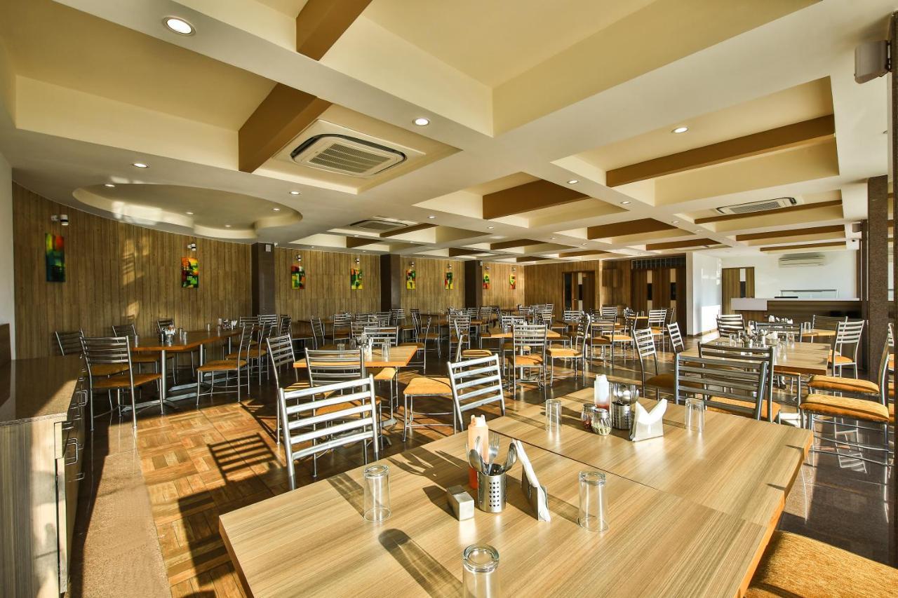 Fabhotel Flora Vastral 阿穆达巴 外观 照片