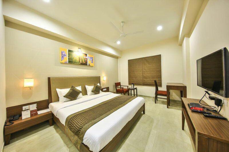 Fabhotel Flora Vastral 阿穆达巴 外观 照片