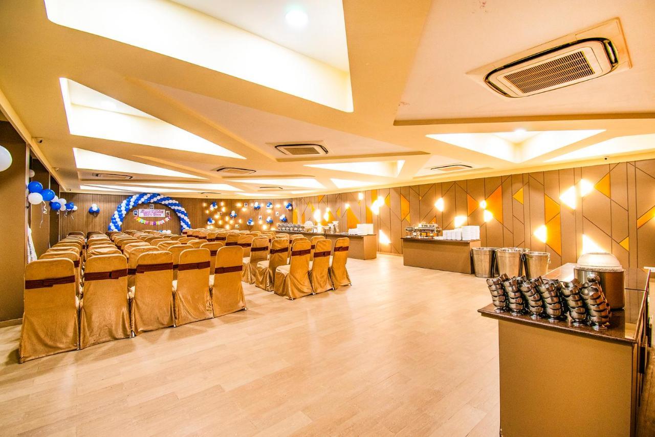 Fabhotel Flora Vastral 阿穆达巴 外观 照片